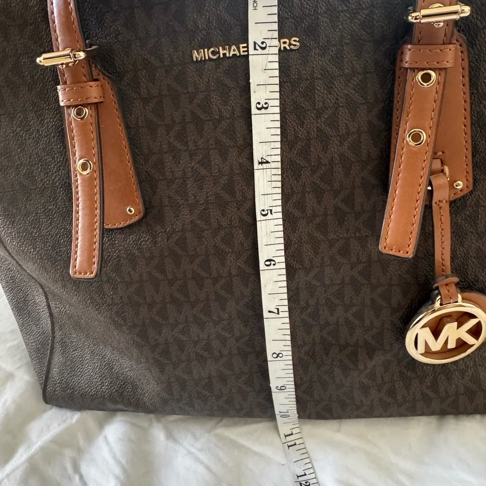 Michael KORS Voyager Medium Logo Tote Bag